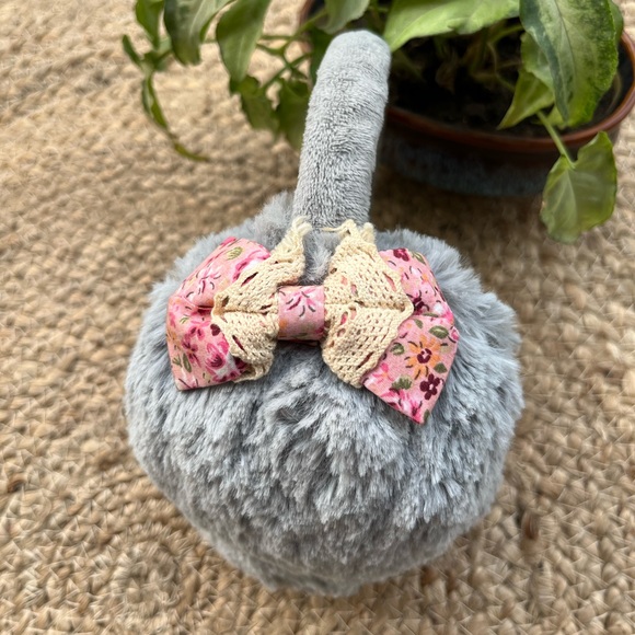 NWOT Grey Ear Muffs with Pink Lacy Bow - Picture 3 of 7